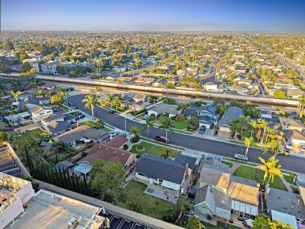 20431 Seven Seas Lane, Huntington Beach CA 92646 - Photo 25