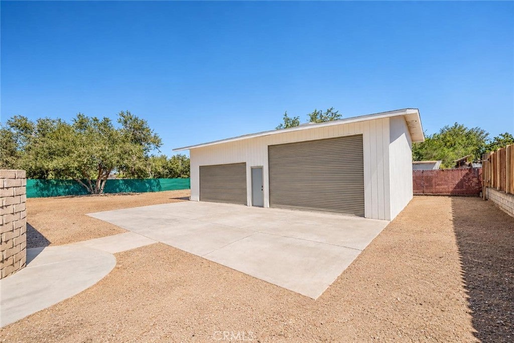 9221 Jacaranda