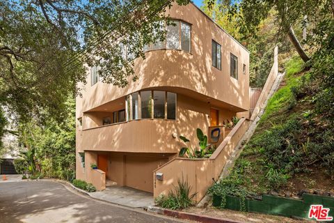Photo of 10045 Reevesbury Drive, Beverly Hills, CA 90210 (MLS # 25620999)