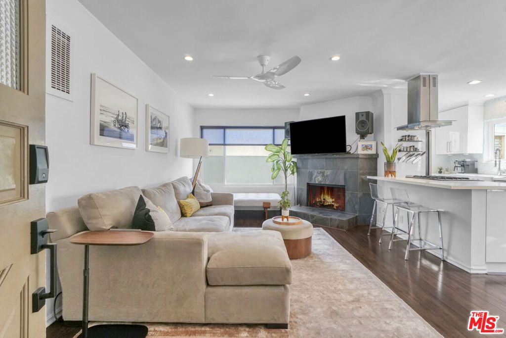 Photo of 1315 Stanford Street #7, Santa Monica, CA 90404 (MLS # 25585859)