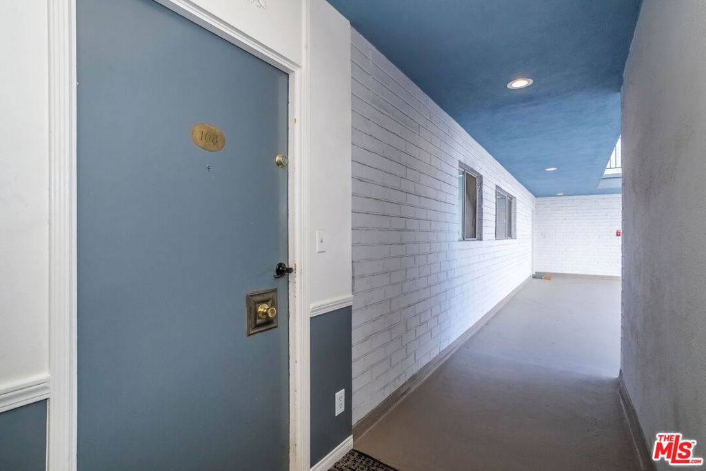 7560 Hollywood Boulevard 108