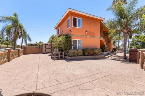 Photo of 3935 41 Madison Ave AVE, San Diego, CA 92116 (MLS # 260015824SD)