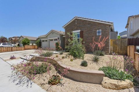 Photo of 1565 Goldenstar Court, Hollister, CA 95023 (MLS # ML82047608)