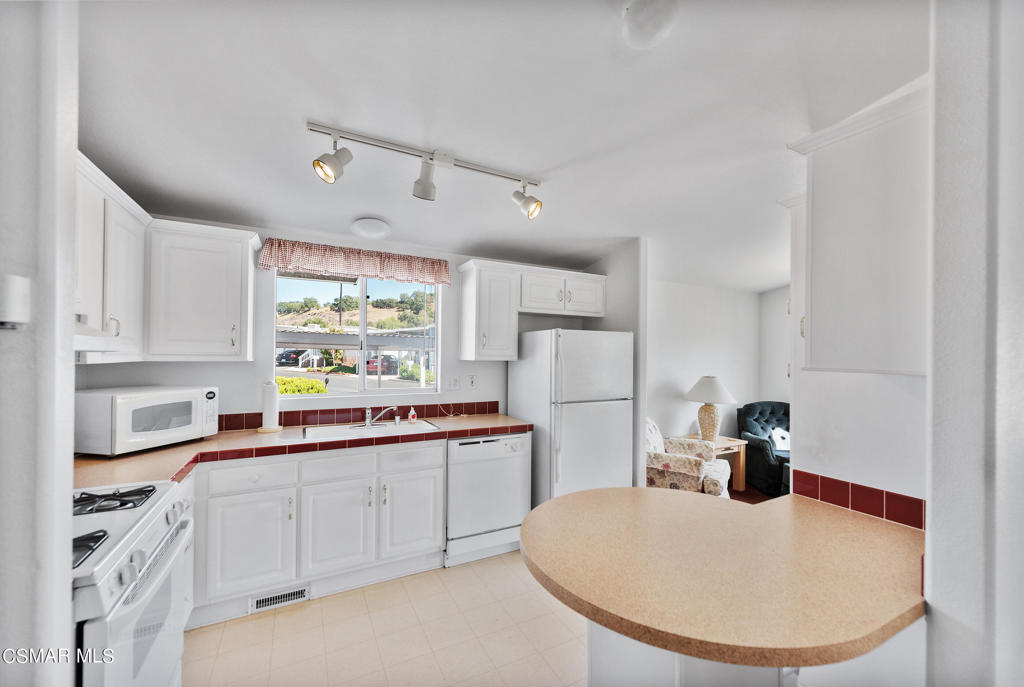 Ventu Villa Mobile Home-178 - 1000952 - Manufactured In Park