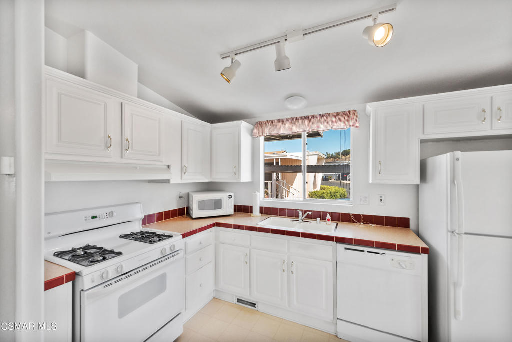 Ventu Villa Mobile Home-178 - 1000952 - Manufactured In Park