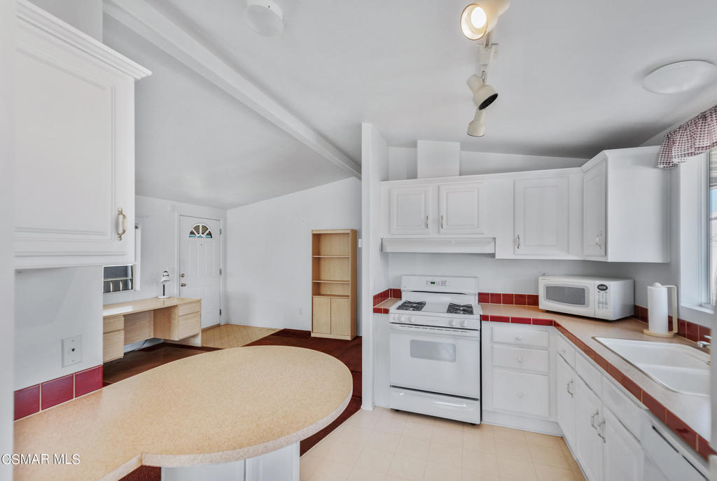 Ventu Villa Mobile Home-178 - 1000952 - Manufactured In Park