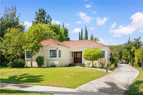 Photo of 2915 Woodlawn Avenue, San Marino, CA 91108 (MLS # WS26133708)