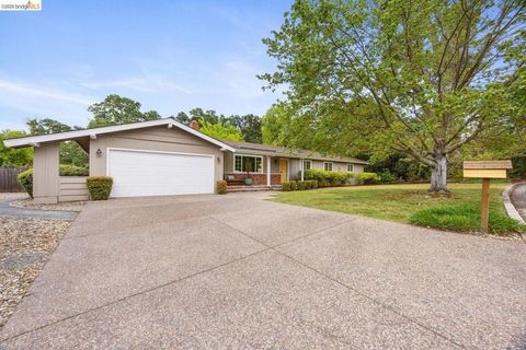 Photo of 105 Linda LN Ln, Pleasant Hill, CA 94523 (MLS # 41132446)