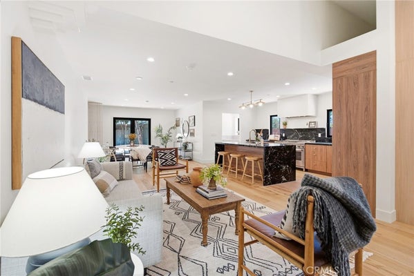 11911 HARTSOOK ST, VALLEY VILLAGE, CA 91607 - Image 5682f6764671a1d025563d29084ce4e1/3671007362