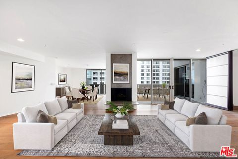 Photo of 10375 Wilshire Boulevard #8F, Los Angeles, CA 90024 (MLS # 25539871)