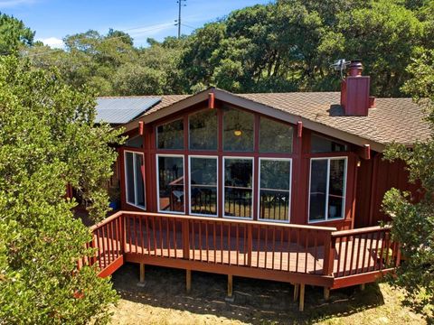 Photo of 19024 Beatrice Drive, Salinas, CA 93907 (MLS # ML82043048)