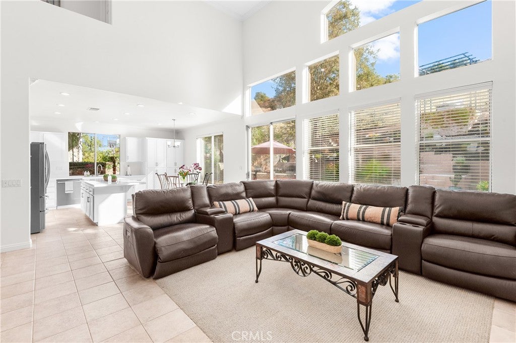 17 Roadrunner Court