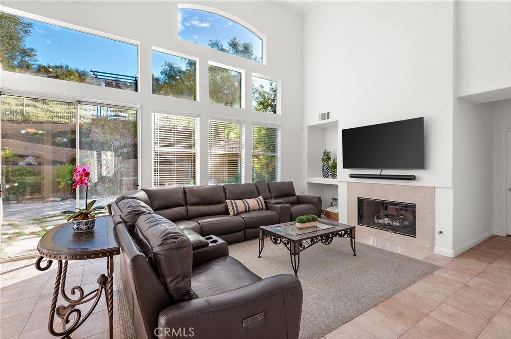 17 Roadrunner Court