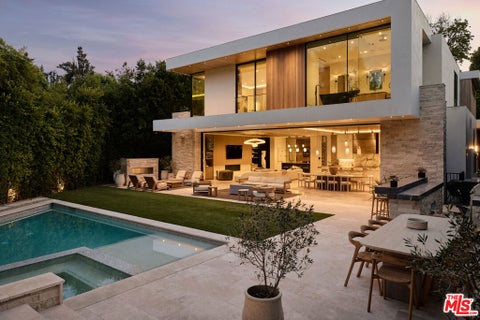 Photo of 740 Warner Avenue, Los Angeles, CA 90024 (MLS # 26833953)