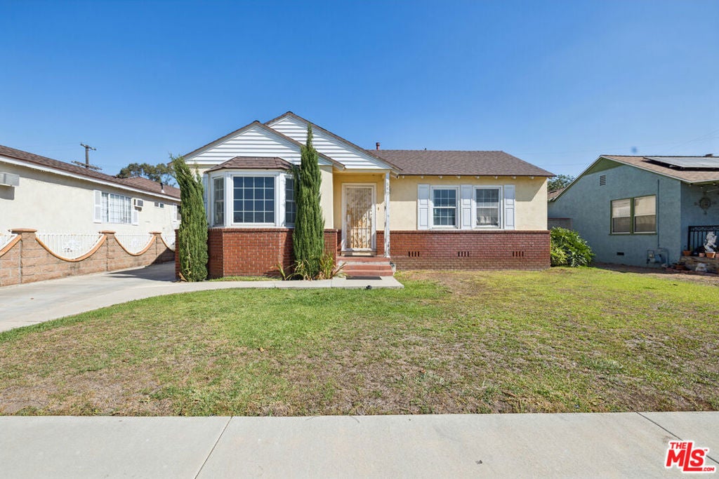 849 E 118th Place