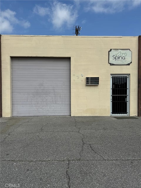 Photo of 9614 Cozycroft Ave AVE, Chatsworth, CA 91311 (MLS # SR26197660)