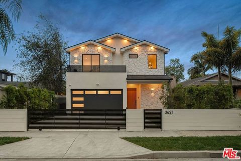 Photo of 3621 Greenwood Avenue, Los Angeles, CA 90066 (MLS # 26816031)