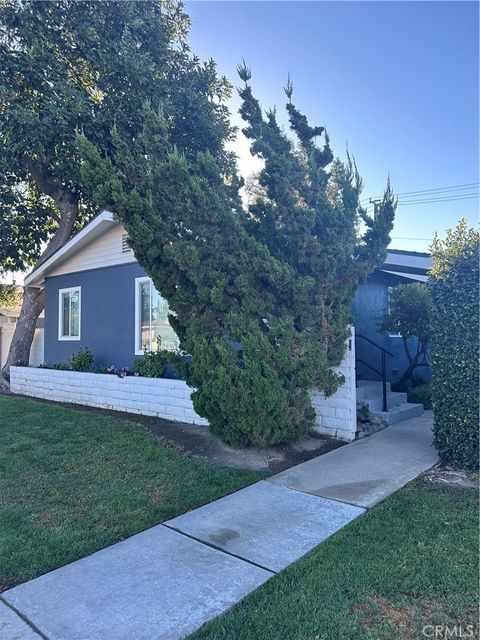 Photo of 514 E Chalynn Circle, Orange, CA 92866 (MLS # PW26135789)