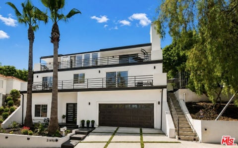 Photo of 21490 Arcos Drive, Los Angeles, CA 91364 (MLS # 26870799)
