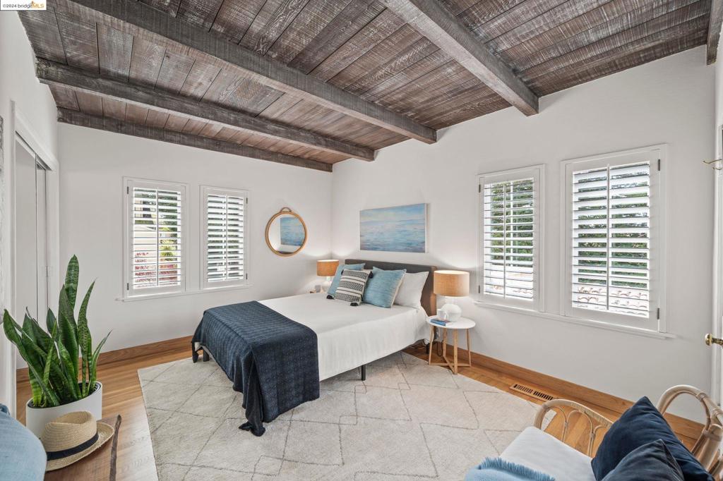 UPPER ROCKRIDGE - Residential