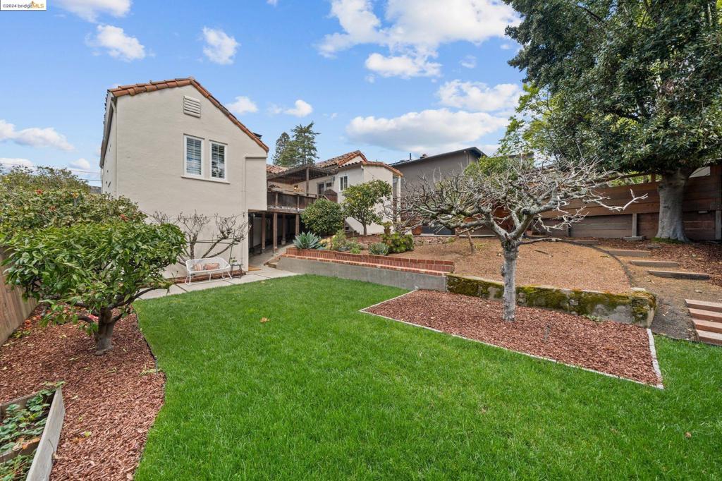 UPPER ROCKRIDGE - Residential