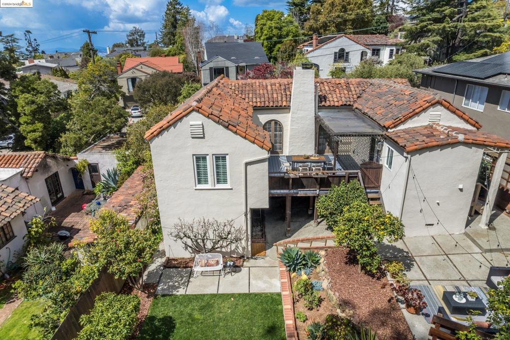 UPPER ROCKRIDGE - Residential