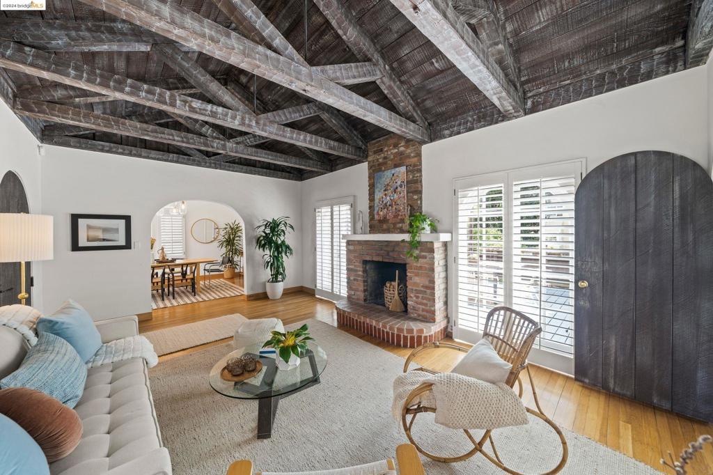 UPPER ROCKRIDGE - Residential