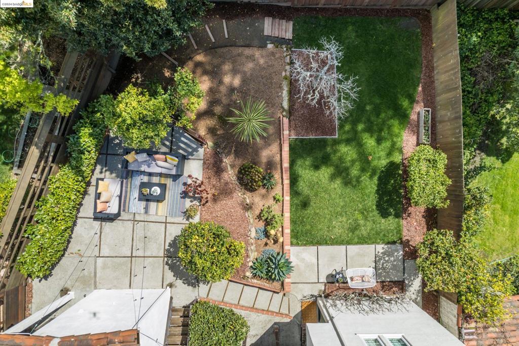 UPPER ROCKRIDGE - Residential