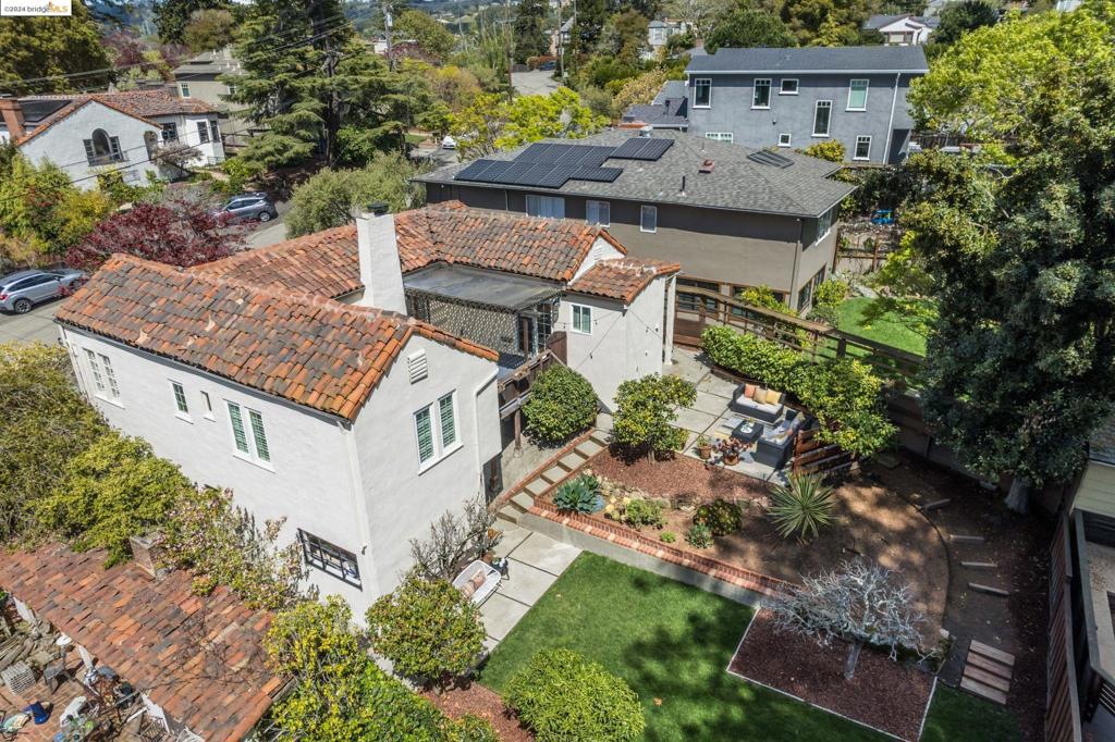 UPPER ROCKRIDGE - Residential