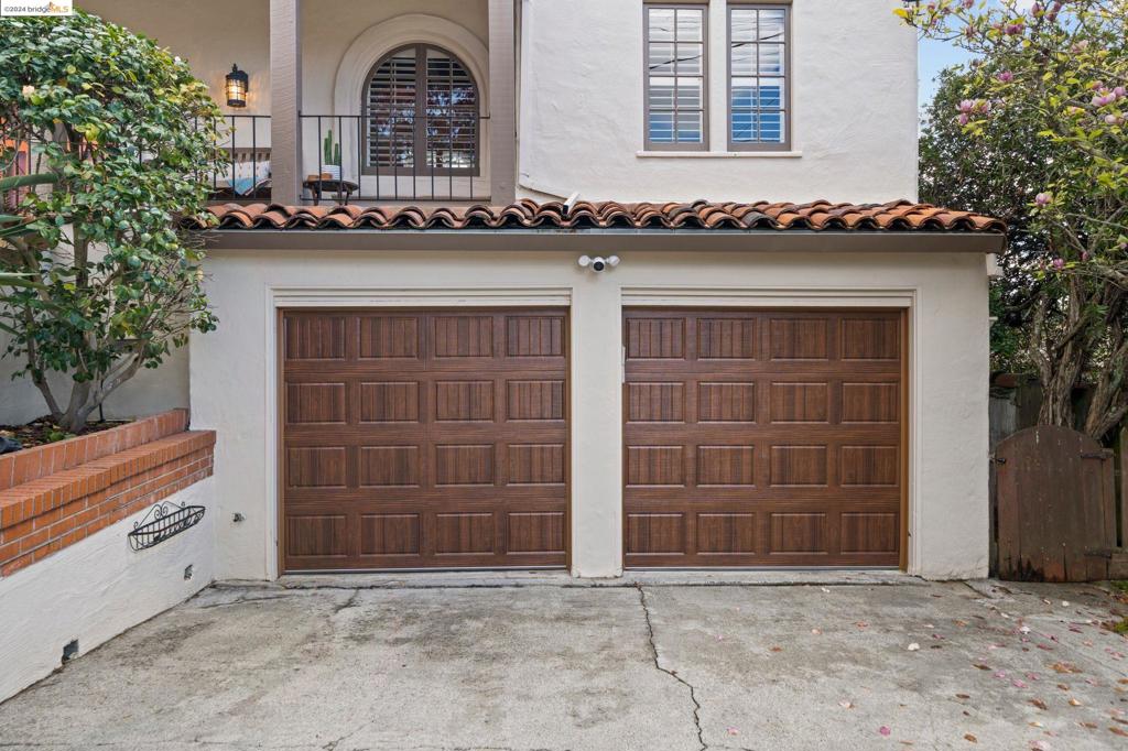 UPPER ROCKRIDGE - Residential