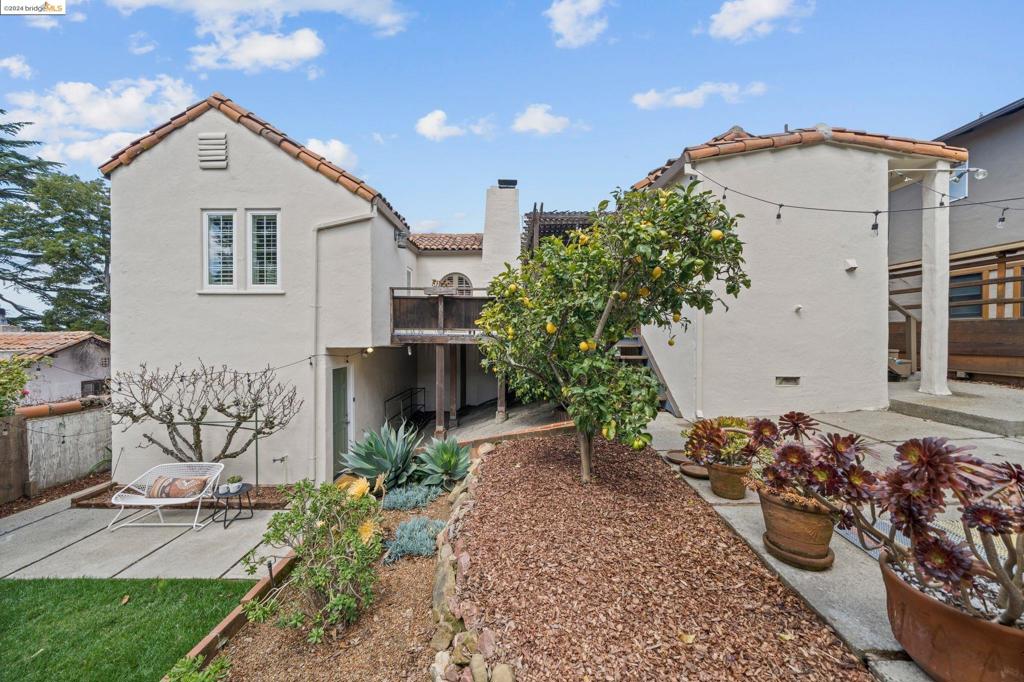 UPPER ROCKRIDGE - Residential