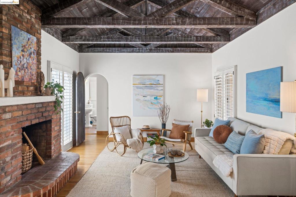 UPPER ROCKRIDGE - Residential