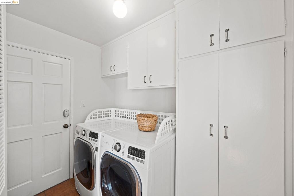 UPPER ROCKRIDGE - Residential