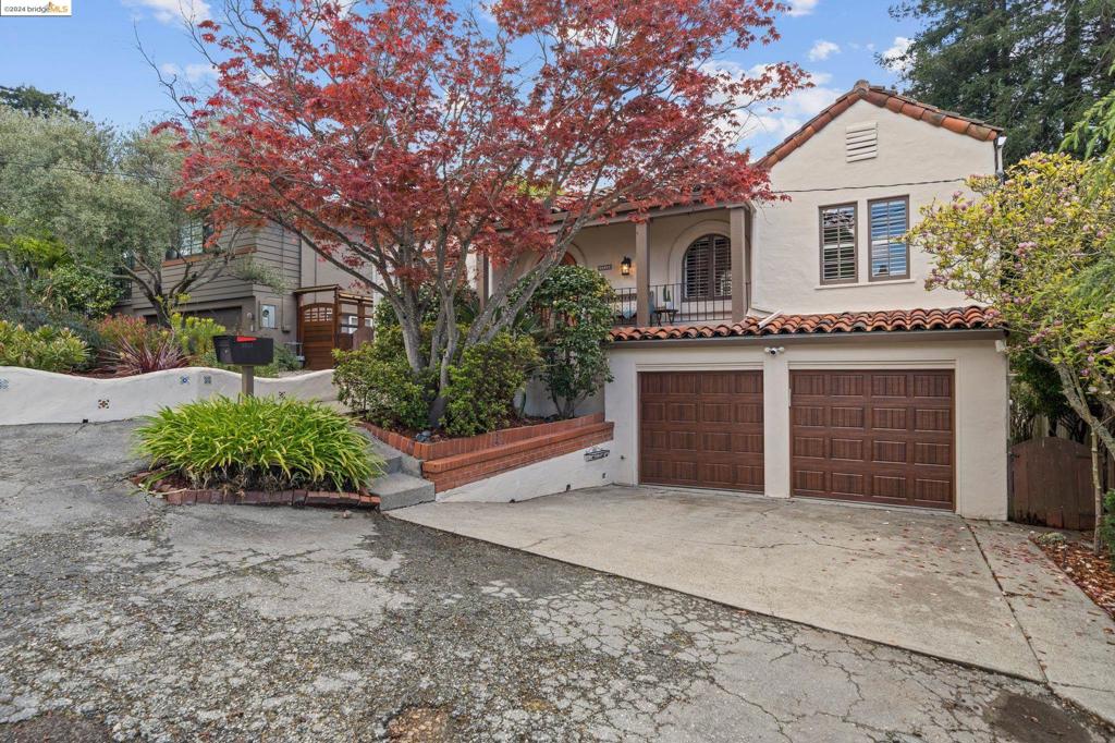 UPPER ROCKRIDGE - Residential