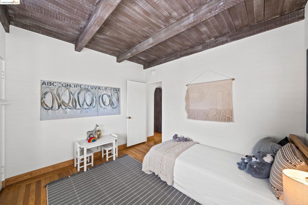 UPPER ROCKRIDGE - Residential