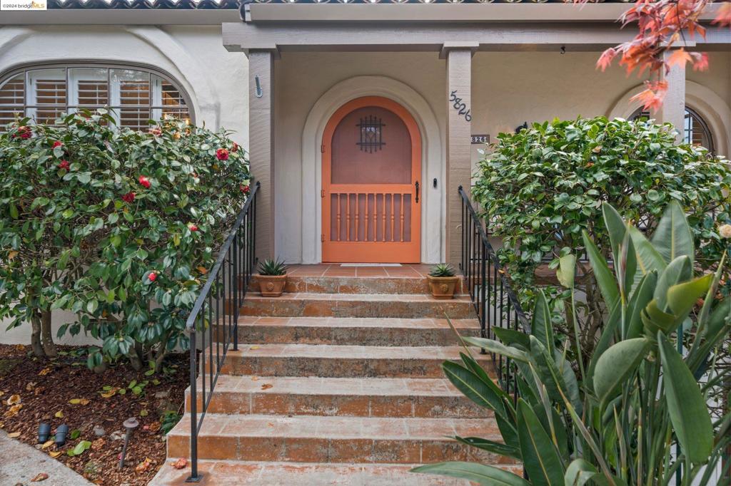 UPPER ROCKRIDGE - Residential