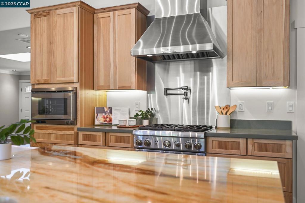 GREGORY GARDENS - Residential