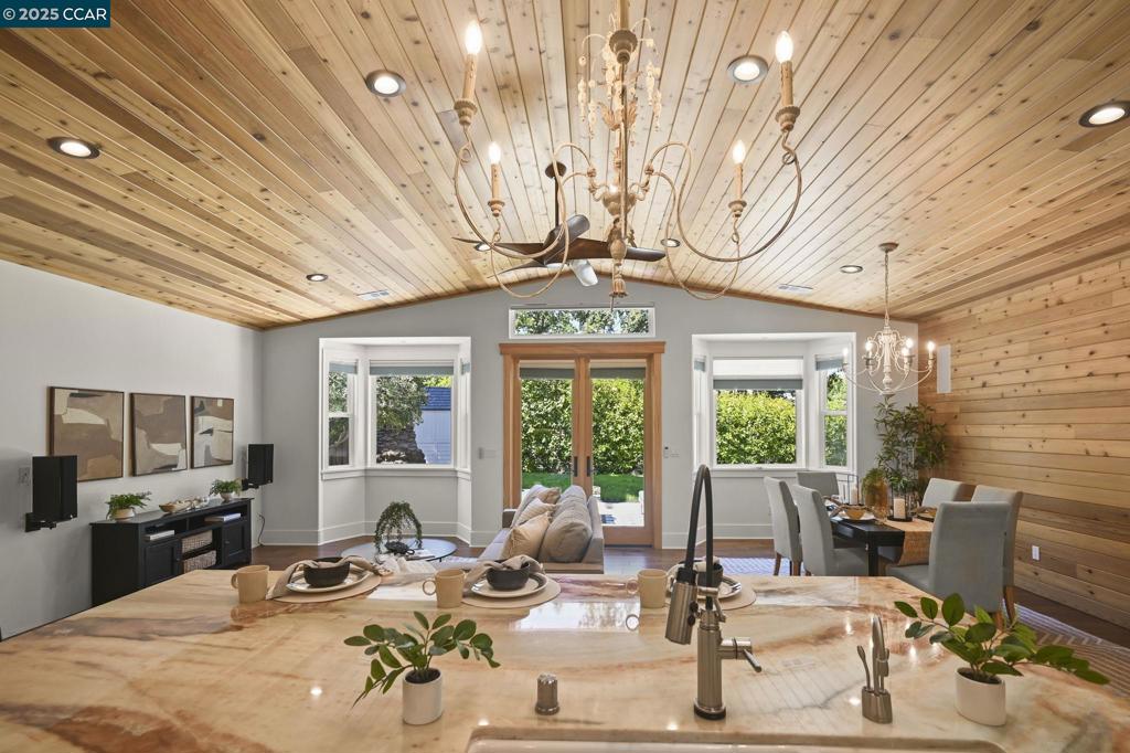 GREGORY GARDENS - Residential