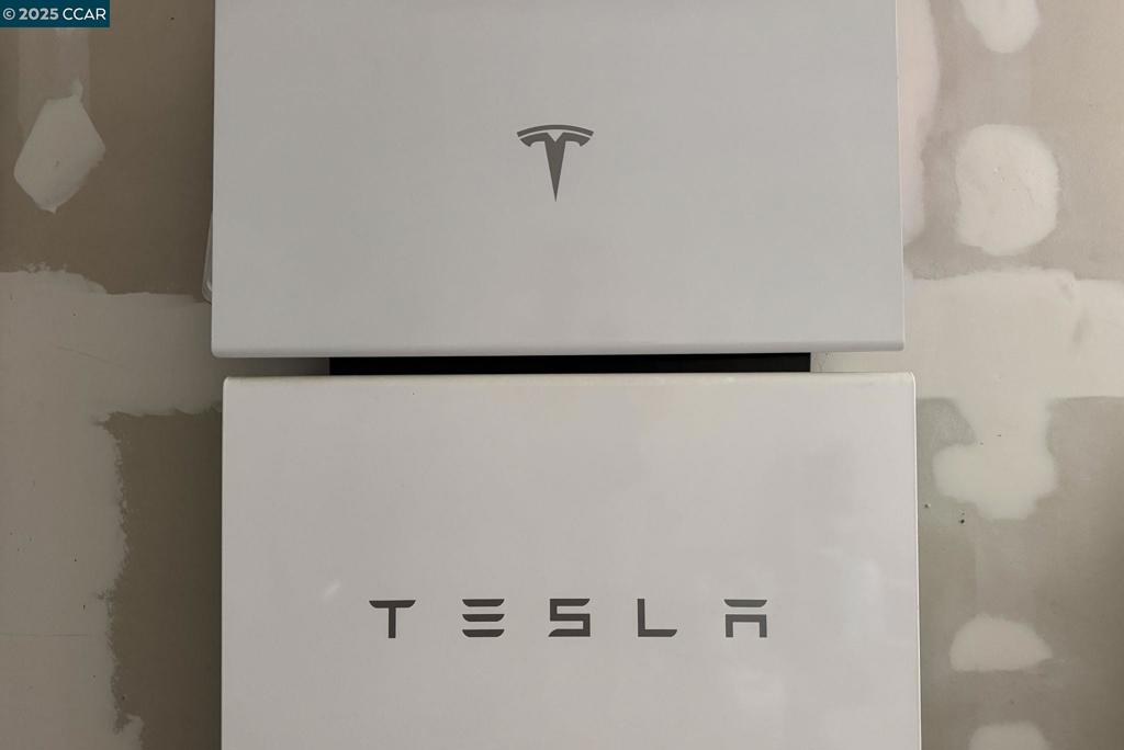 GREGORY GARDENS - Residential