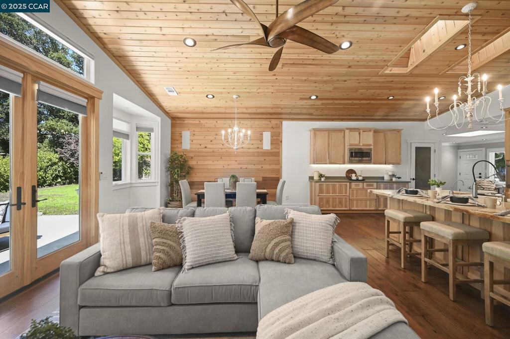 GREGORY GARDENS - Residential