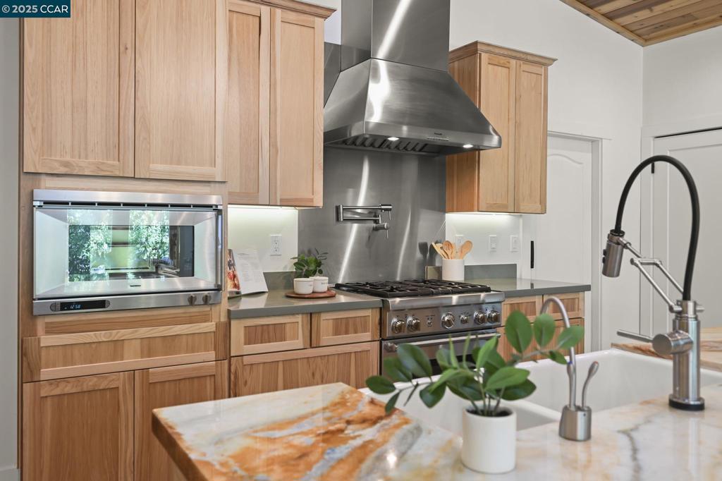 GREGORY GARDENS - Residential