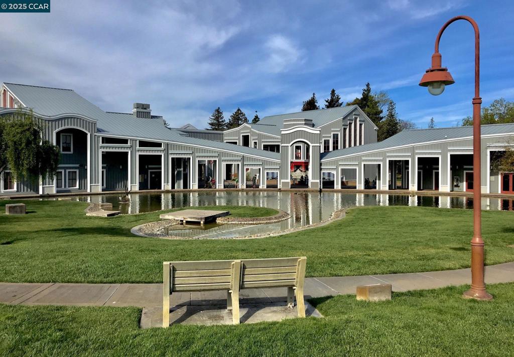 GREGORY GARDENS - Residential