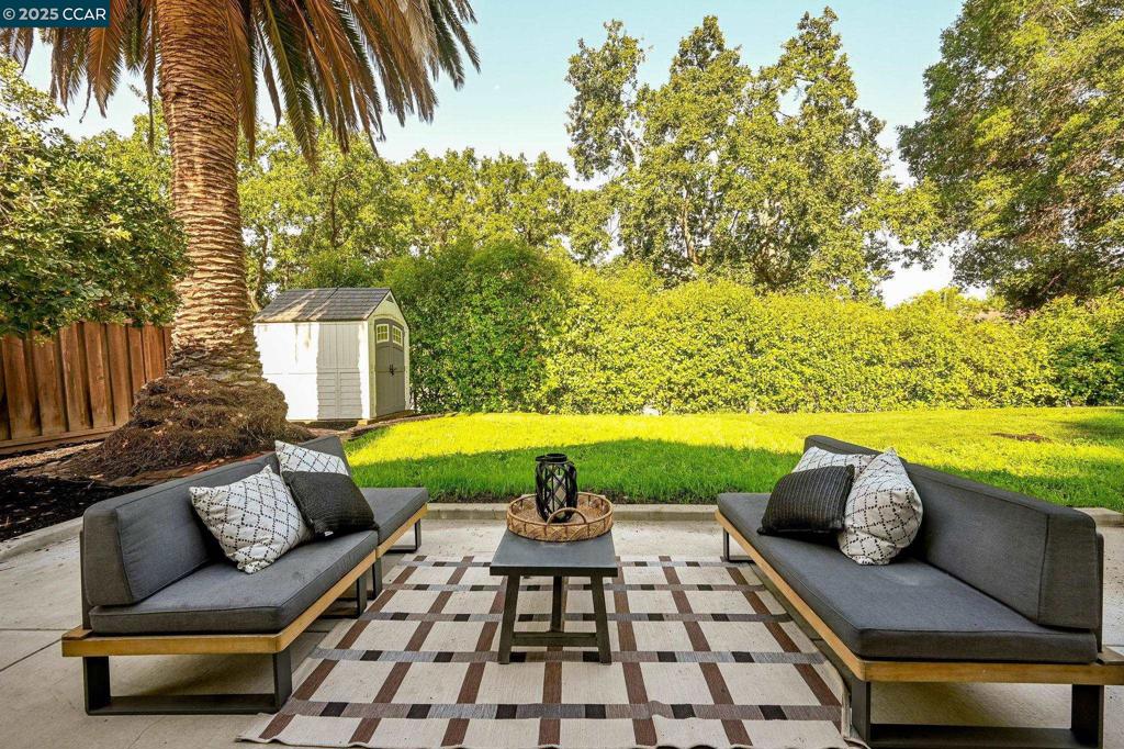 GREGORY GARDENS - Residential