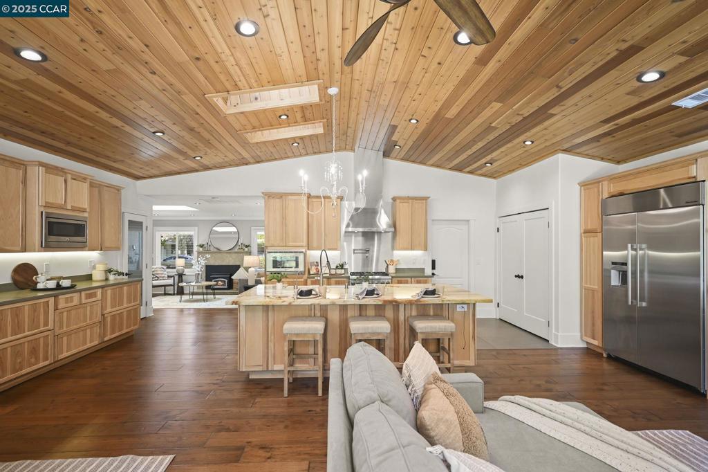 GREGORY GARDENS - Residential