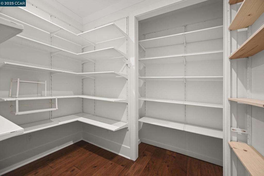 GREGORY GARDENS - Residential