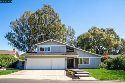 Photo of 855 Columbine Ct Ct, Danville, CA 94526 (MLS # 41126792)