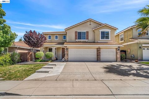 Photo of 2536 Tampico Dr Dr, Bay Point, CA 94565 (MLS # 41133171)