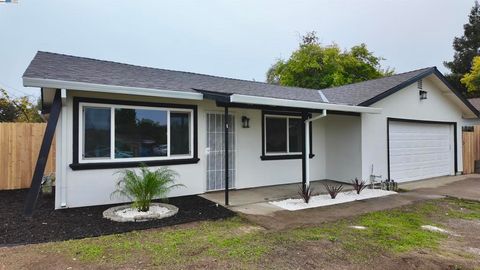Photo of 5000 Springfield Way Way, Sacramento, CA 95841 (MLS # 41115899) Photo of 5000 Springfield Way Way, Sacramento, CA 95841 (MLS # 41115899)