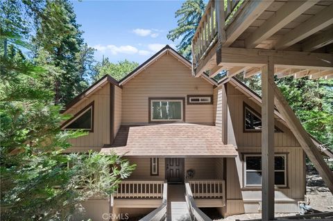 Photo of 574 Mill Court, Lake Arrowhead, CA 92352 (MLS # SR25101452)