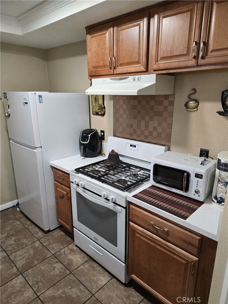 16377 Lakeshore Drive #5C